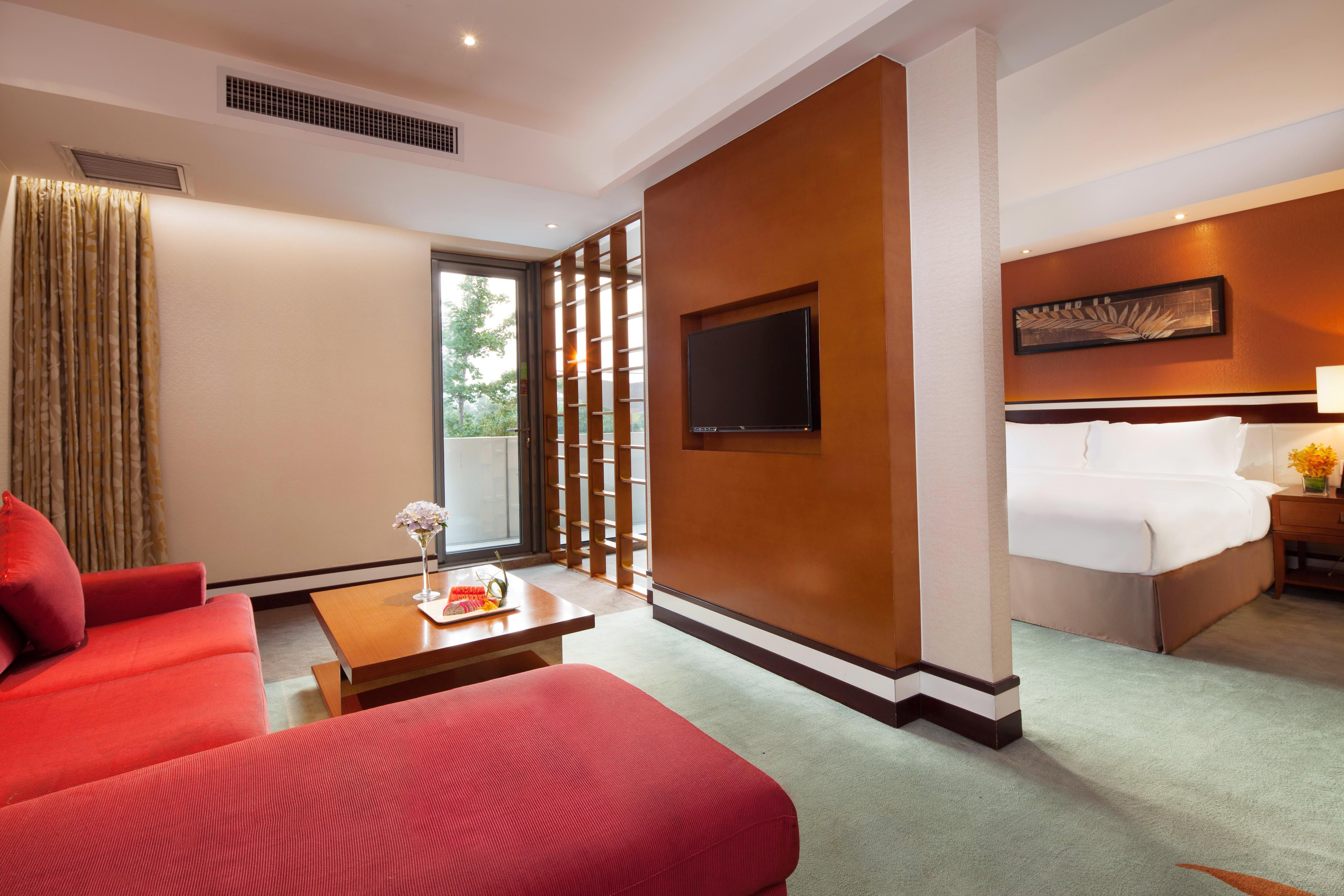 Holiday Inn Beijing Shijingshan Parkview By Ihg Exterior photo